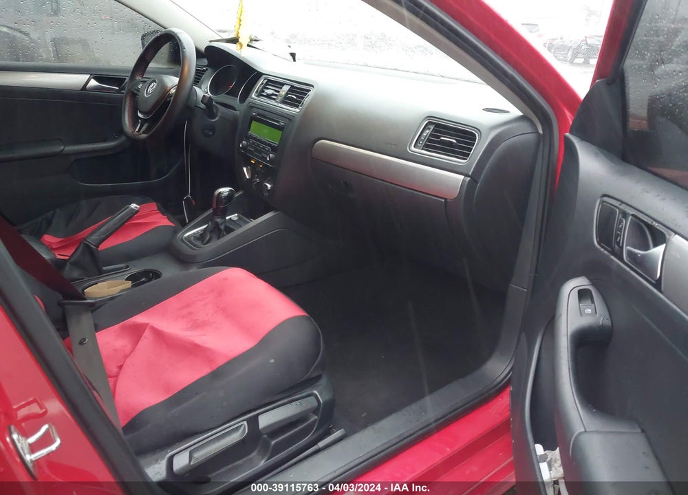 2015 VOLKSWAGEN JETTA 1.8T SE VIN: 3VWD17AJ9FM239614