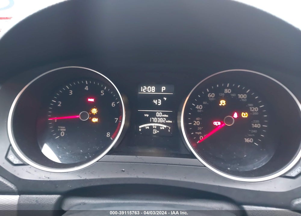2015 VOLKSWAGEN JETTA 1.8T SE VIN: 3VWD17AJ9FM239614
