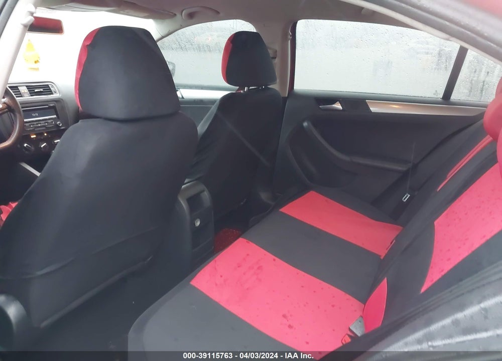2015 VOLKSWAGEN JETTA 1.8T SE VIN: 3VWD17AJ9FM239614