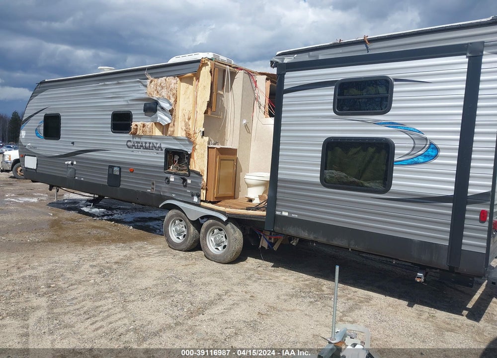 2018 COACHMEN CATALINA LEGACY 313 VIN: 5ZT2CAWB0JX012235