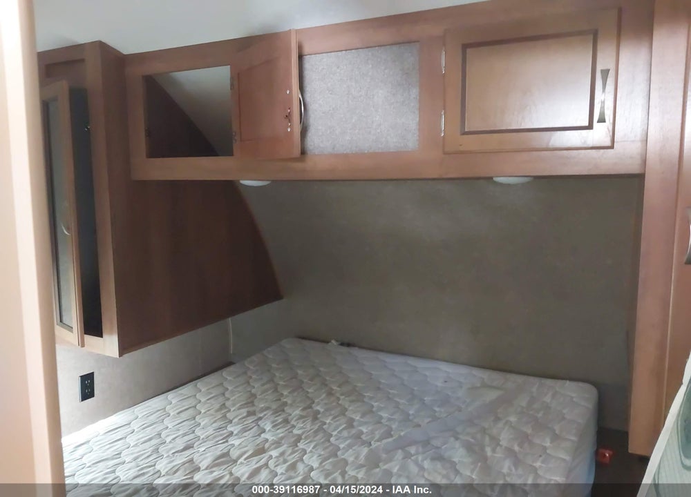 2018 COACHMEN CATALINA LEGACY 313 VIN: 5ZT2CAWB0JX012235