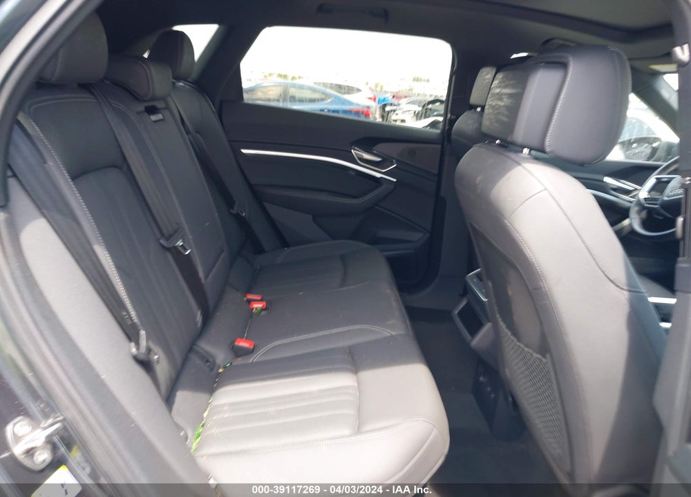 2022 AUDI E-TRON PREMIUM PLUS QUATTRO VIN: WA1LAAGE3NB010478