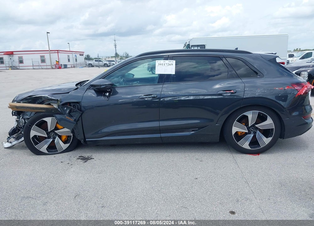 2022 AUDI E-TRON PREMIUM PLUS QUATTRO VIN: WA1LAAGE3NB010478