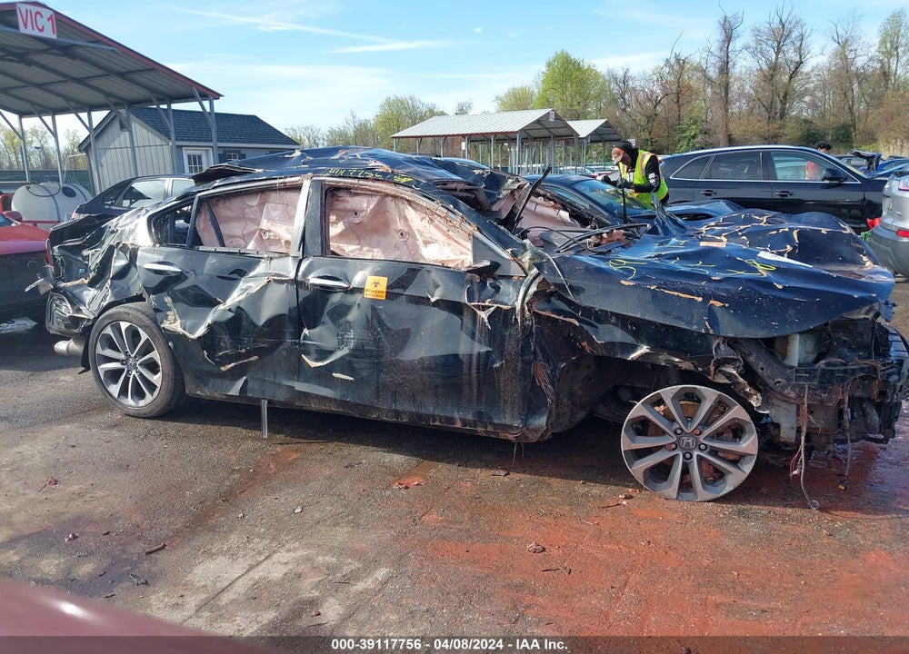 2014 HONDA ACCORD VIN: 1HGCR2F52EA237240