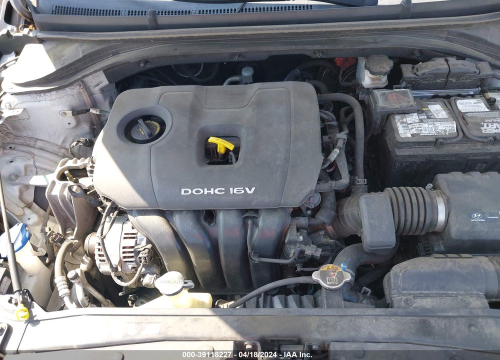 2018 HYUNDAI ELANTRA SE VIN: 5NPD74LF2JH395470