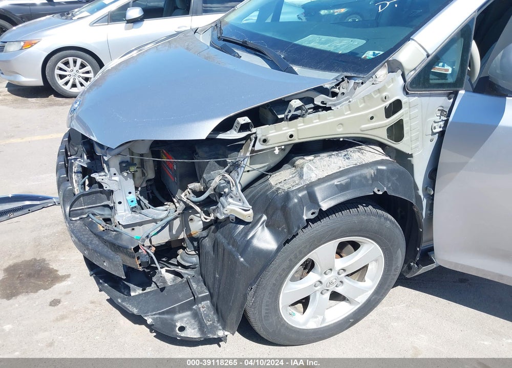 2012 TOYOTA SIENNA LE V6 8 PASSENGER VIN: 5TDKK3DC0CS184026