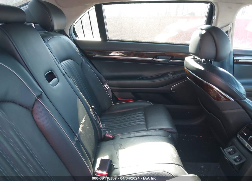 2018 GENESIS G90 3.3T PREMIUM VIN: KMHG34JA9JU040121