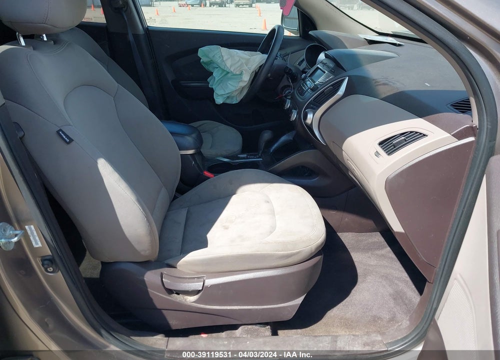 2013 HYUNDAI TUCSON GL VIN: KM8JT3AB4DU567710