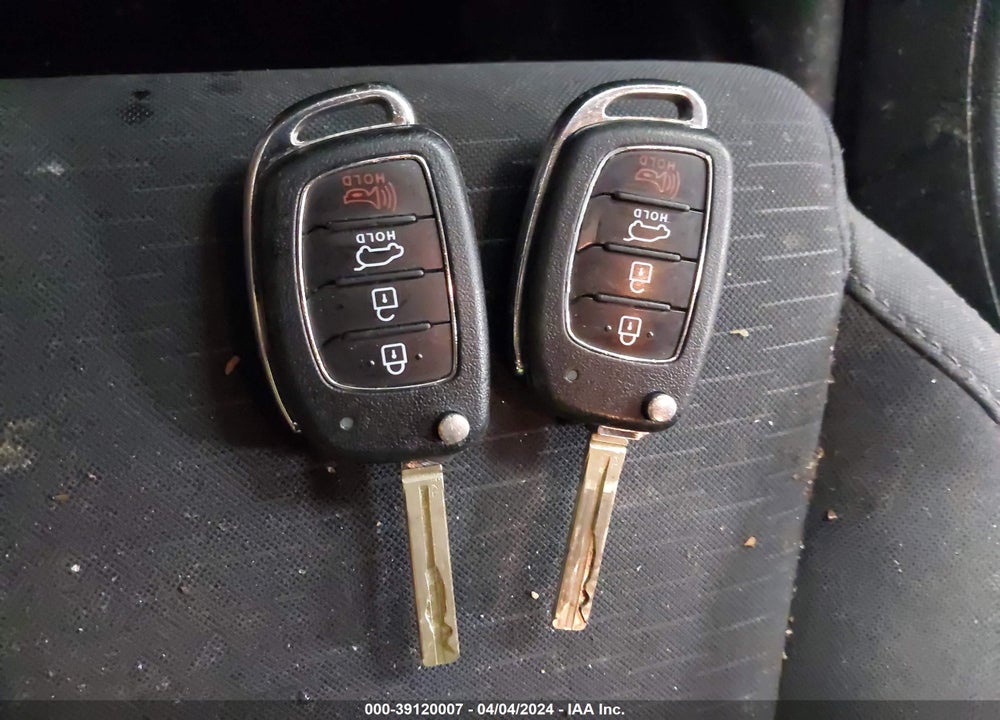 2020 HYUNDAI TUCSON SE VIN: KM8J2CA40LU083245