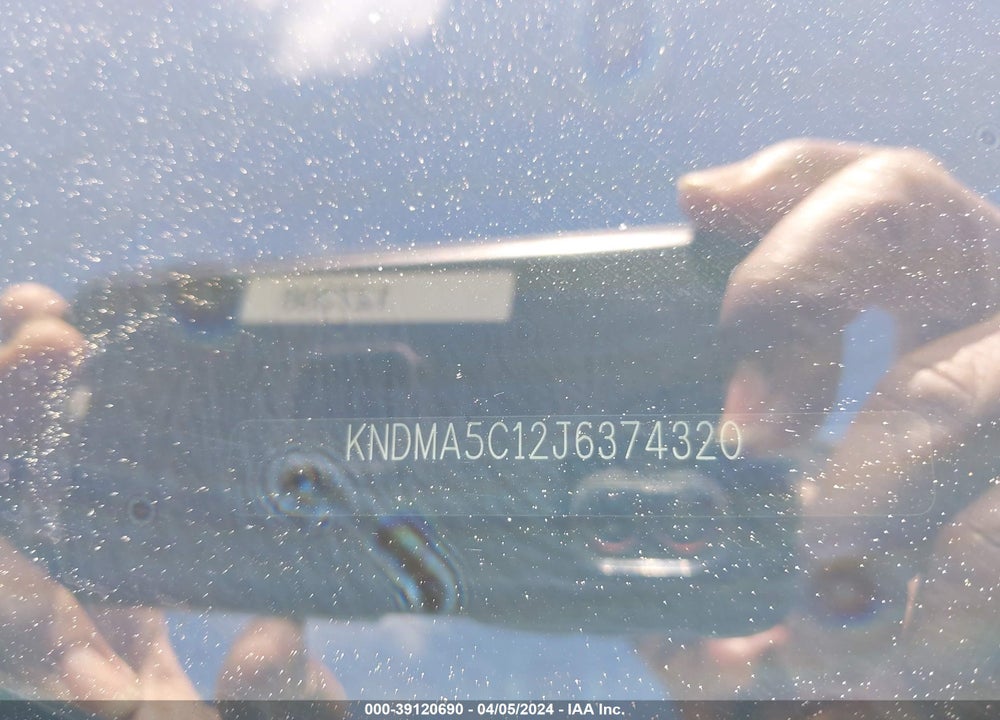 2018 KIA SEDONA L VIN: KNDMA5C12J6374320