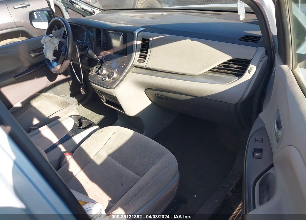 2016 TOYOTA SIENNA LE 8 PASSENGER VIN: 5TDKK3DCXGS746407