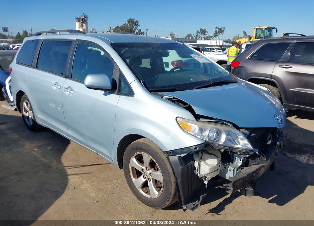 2016 TOYOTA SIENNA LE 8 PASSENGER VIN: 5TDKK3DCXGS746407