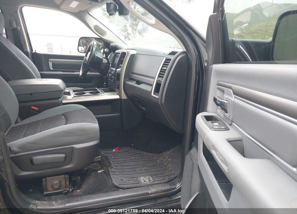 2013 RAM 2500 SLT VIN: 3C6TR5DT1DG523637