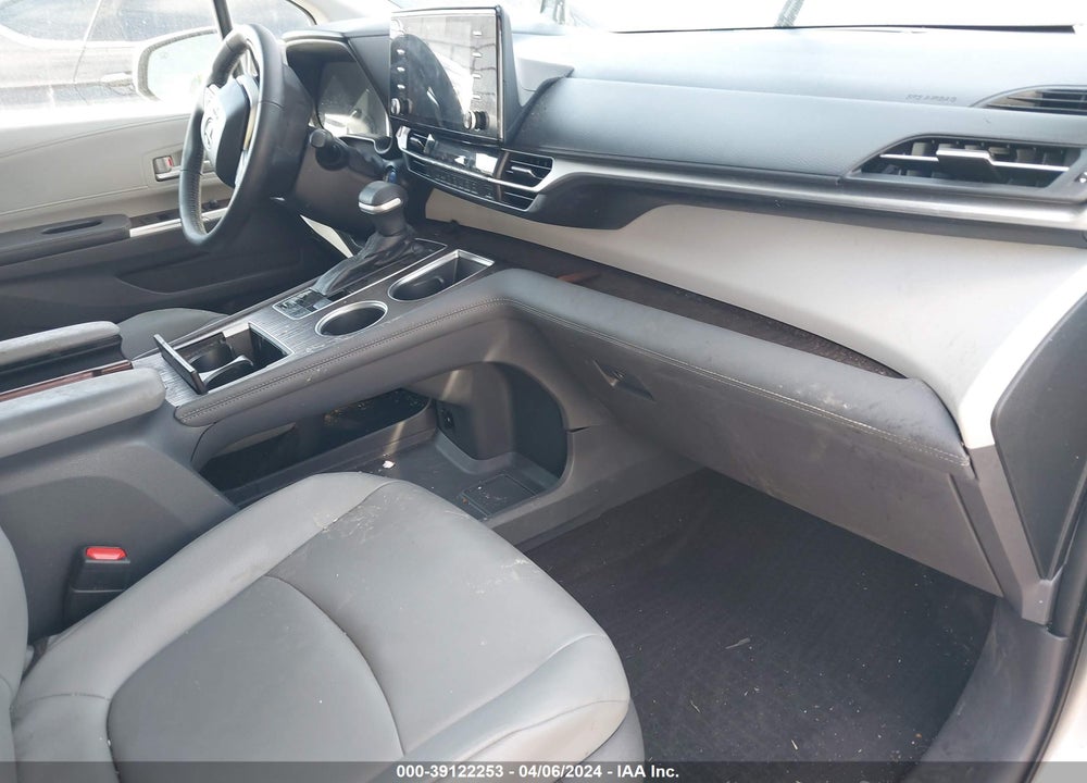 2021 TOYOTA SIENNA XLE VIN: 5TDYRKEC7MS071965