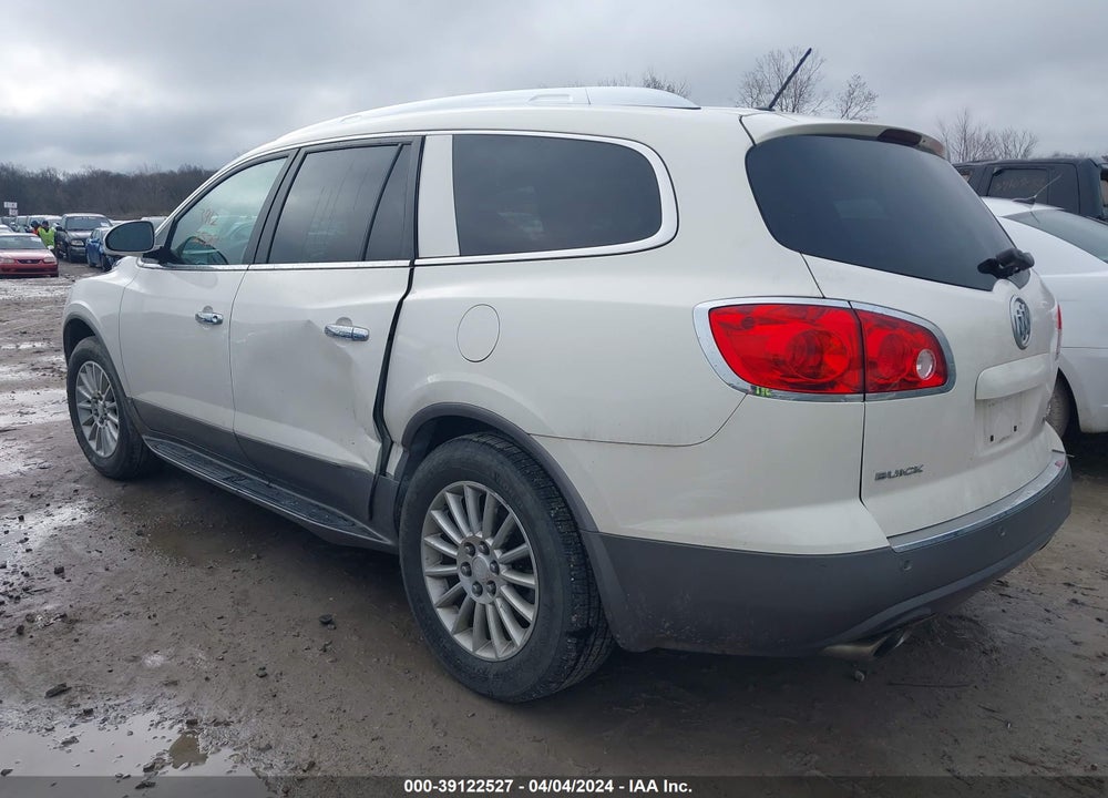 2011 BUICK ENCLAVE CX VIN: 5GAKVAEDXBJ102657