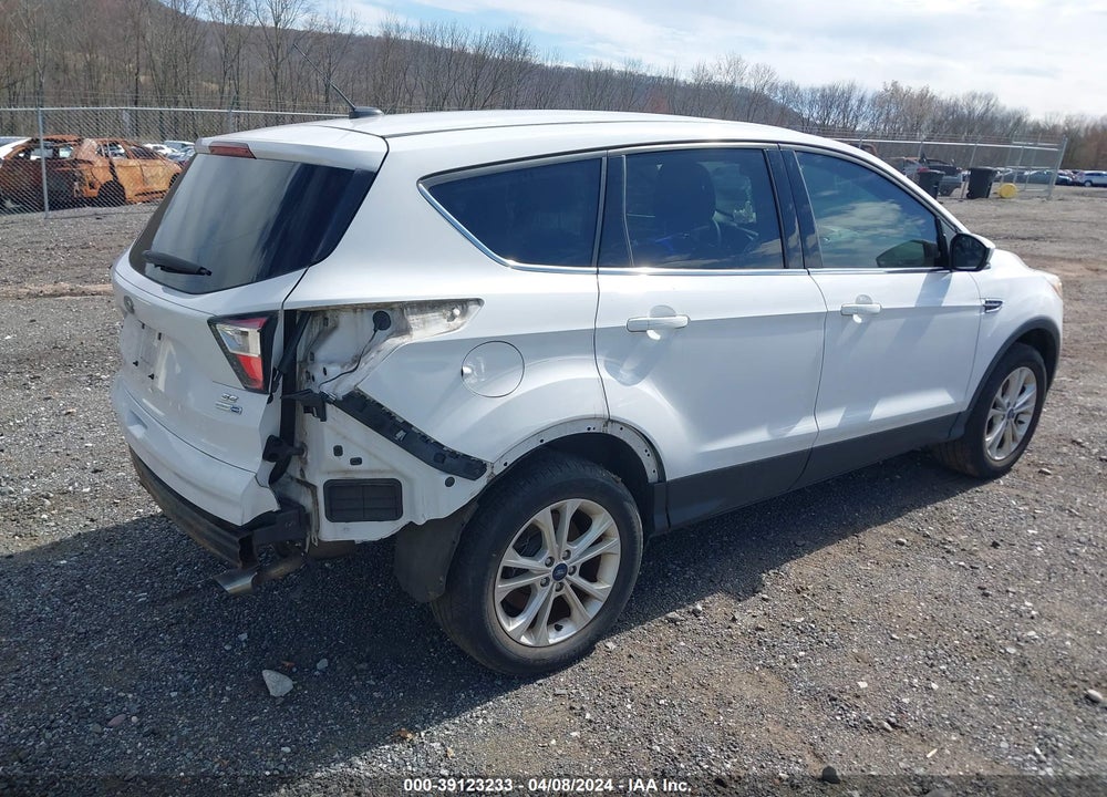 2017 FORD ESCAPE SE VIN: 1FMCU9GD8HUC55798