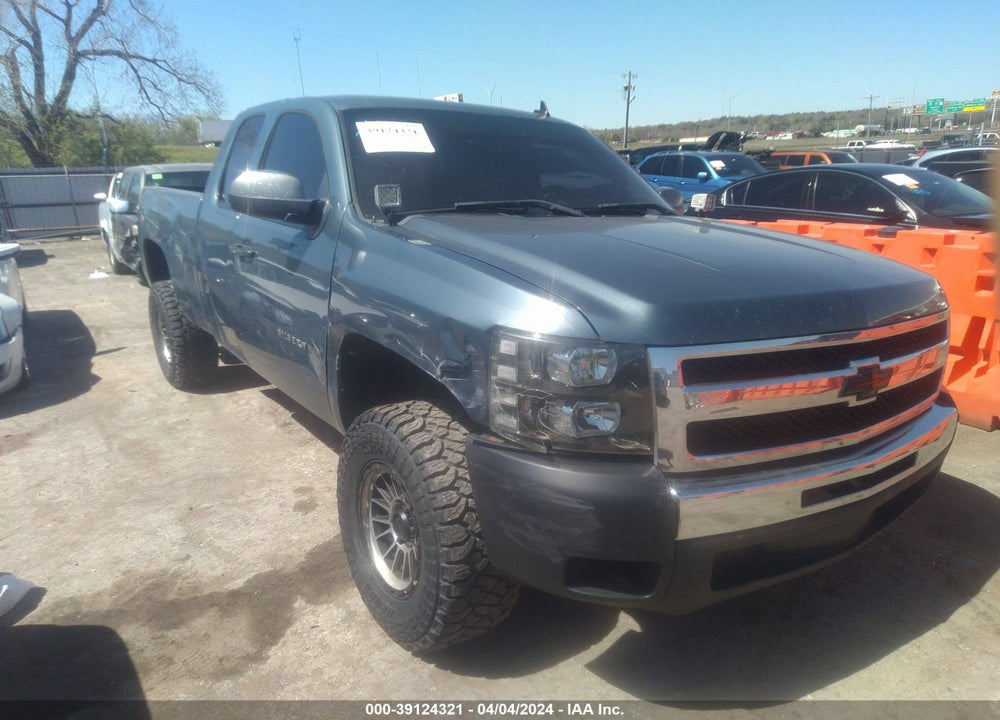 2011 CHEVROLET SILVERADO 1500 LT VIN: 1GCRKSE33BZ246393