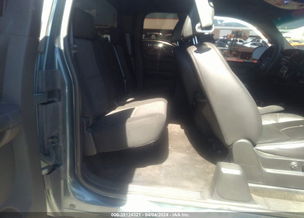 2011 CHEVROLET SILVERADO 1500 LT VIN: 1GCRKSE33BZ246393