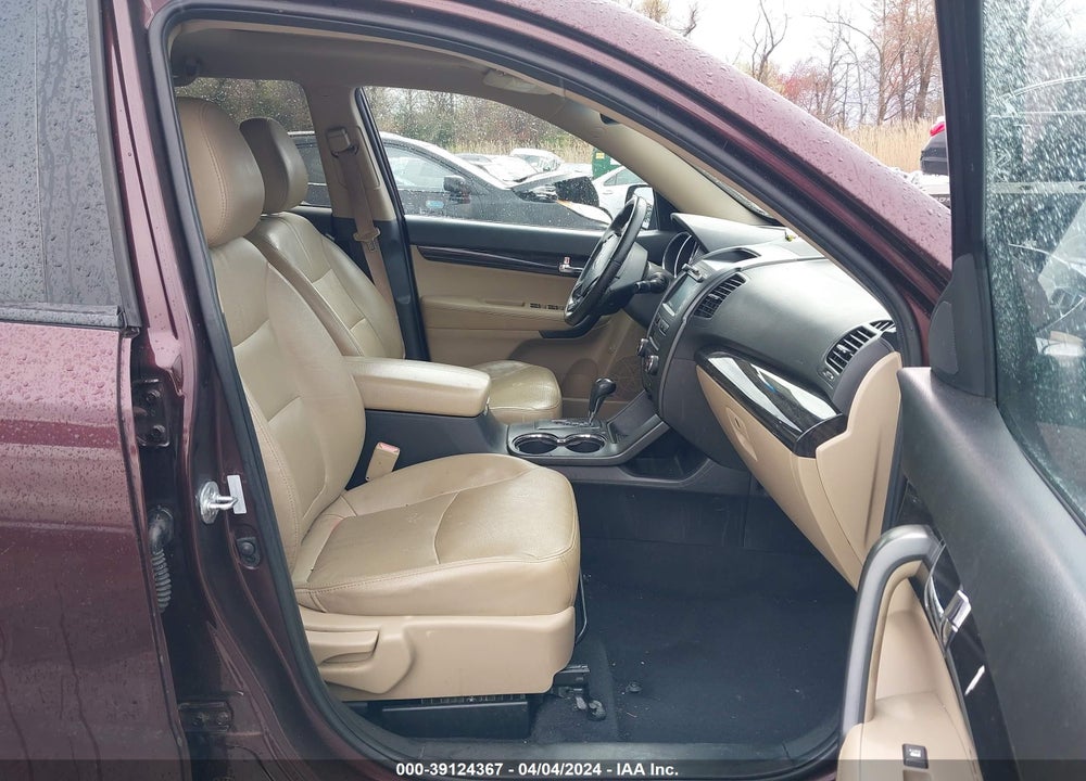 2011 KIA SORENTO EX V6 VIN: 5XYKU4A29BG178359