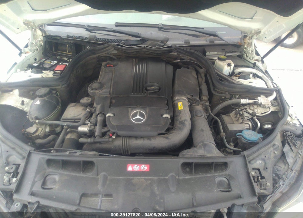 2012 MERCEDES-BENZ C 250 LUXURY/SPORT VIN: WDDGF4HB1CR227228