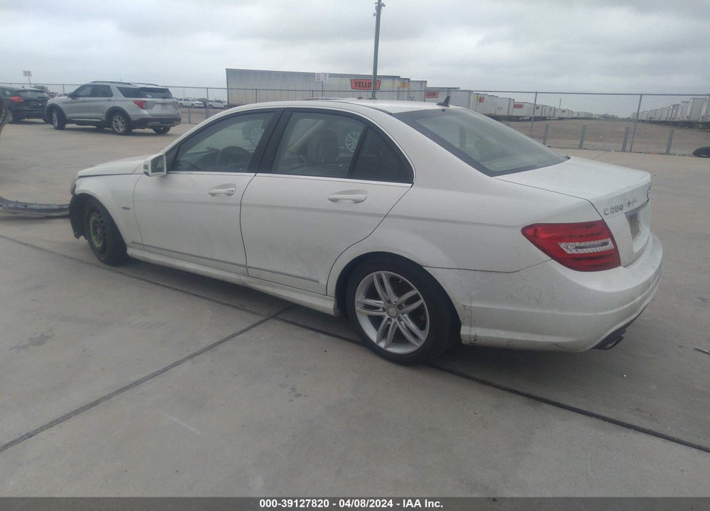 2012 MERCEDES-BENZ C 250 LUXURY/SPORT VIN: WDDGF4HB1CR227228