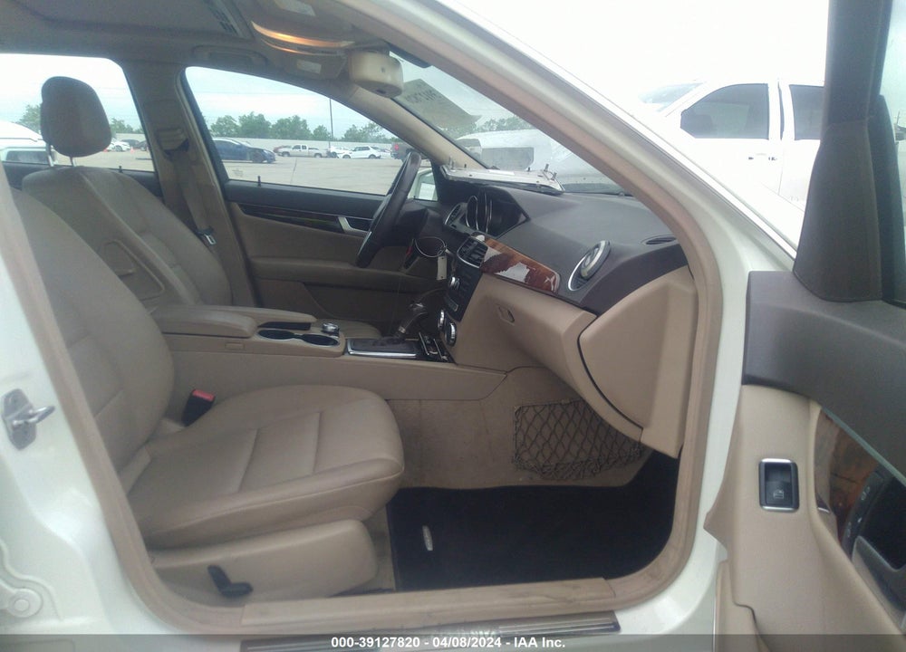 2012 MERCEDES-BENZ C 250 LUXURY/SPORT VIN: WDDGF4HB1CR227228