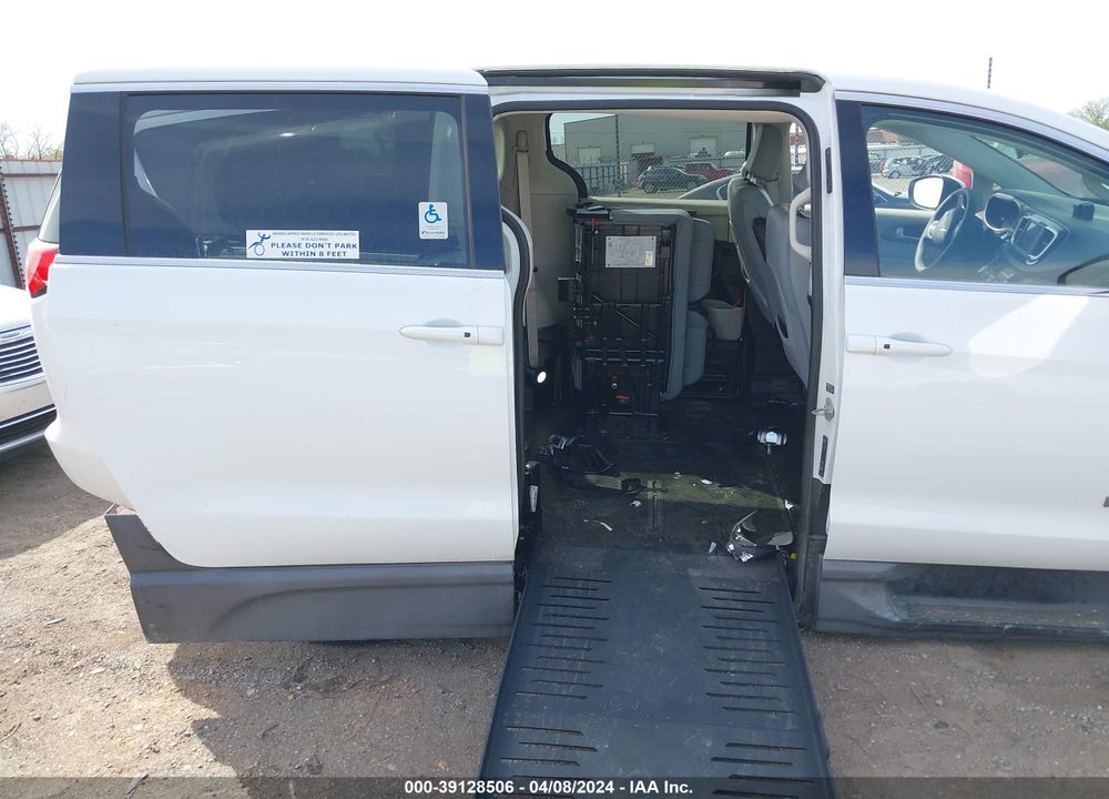 2022 CHRYSLER VOYAGER LX VIN: 2C4RC1CG4NR163082