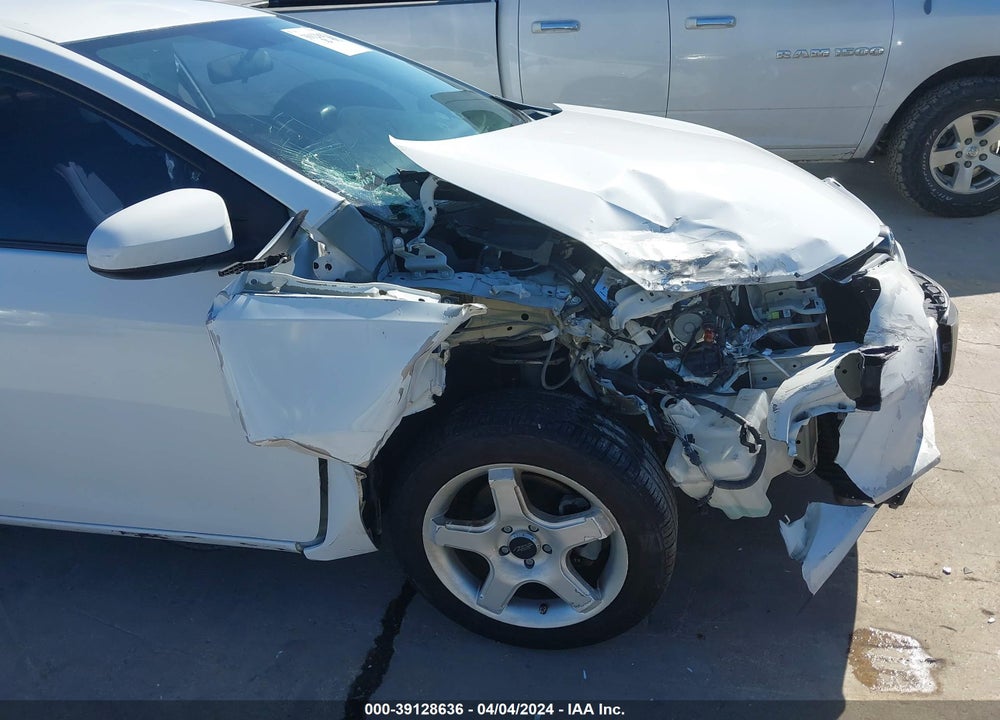 2015 TOYOTA COROLLA LE VIN: 5YFBURHE0FP287811