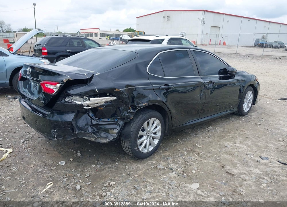 2018 TOYOTA CAMRY VIN: 4T1B11HK2JU634403