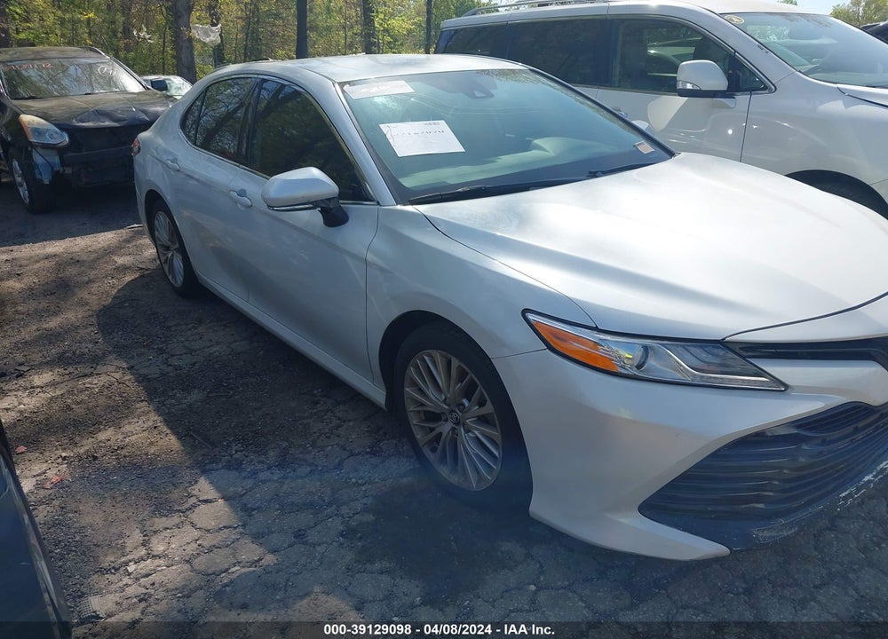 2019 TOYOTA CAMRY VIN: 4T1B11HK5KU696895