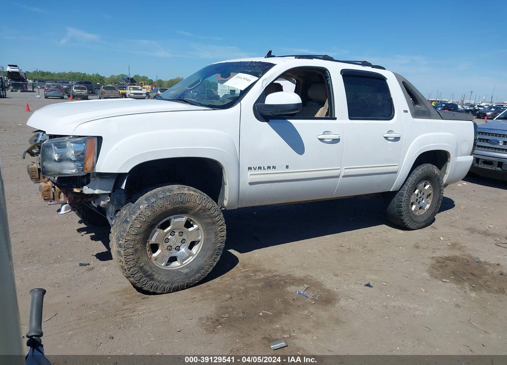 2011 CHEVROLET AVALANCHE 1500 LT1 VIN: 3GNTKFE32BG121938
