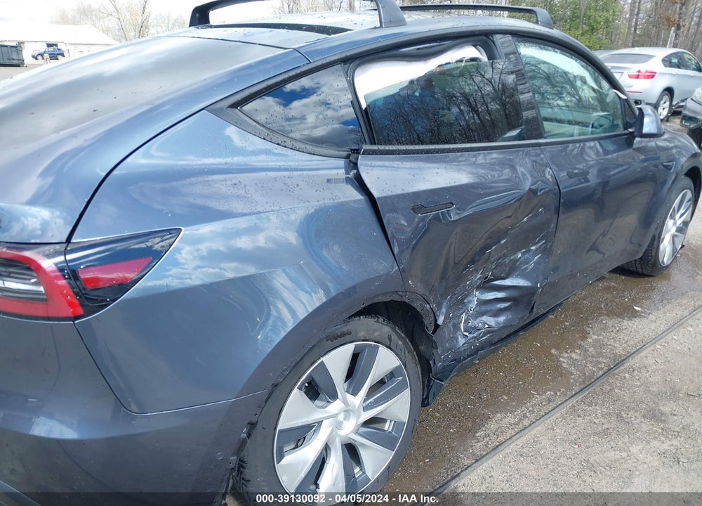2021 TESLA MODEL Y LONG RANGE DUAL MOTOR ALL-WHEEL DRIVE VIN: 5YJYGDEE1MF295045
