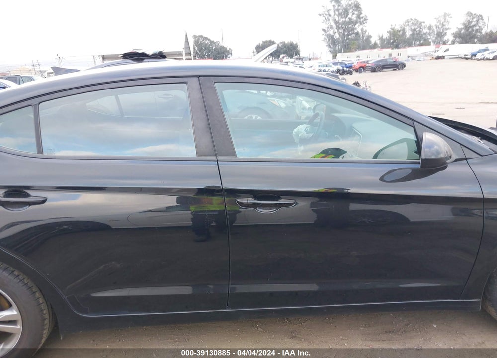 2018 HYUNDAI ELANTRA SEL VIN: KMHD84LF3JU499917