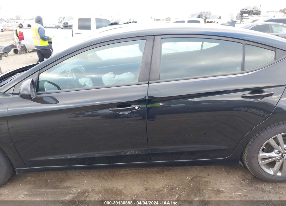 2018 HYUNDAI ELANTRA SEL VIN: KMHD84LF3JU499917