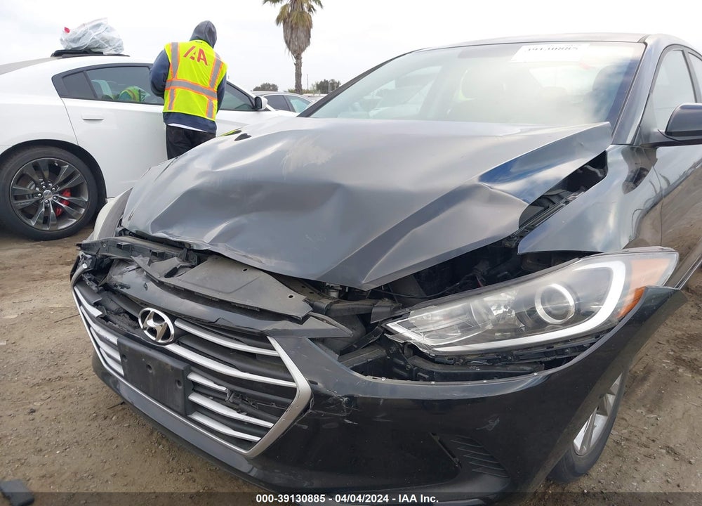 2018 HYUNDAI ELANTRA SEL VIN: KMHD84LF3JU499917