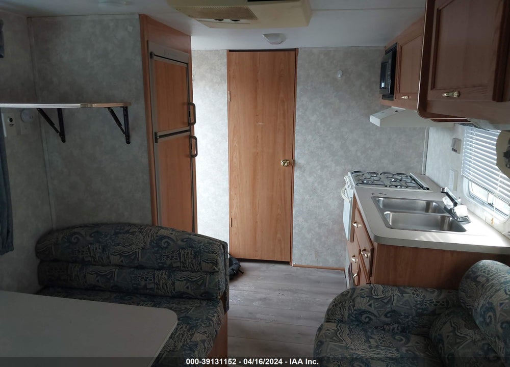 2003 COACHMEN SPRIT OF AMERICA 249 VIN: 1TC2B217531202572