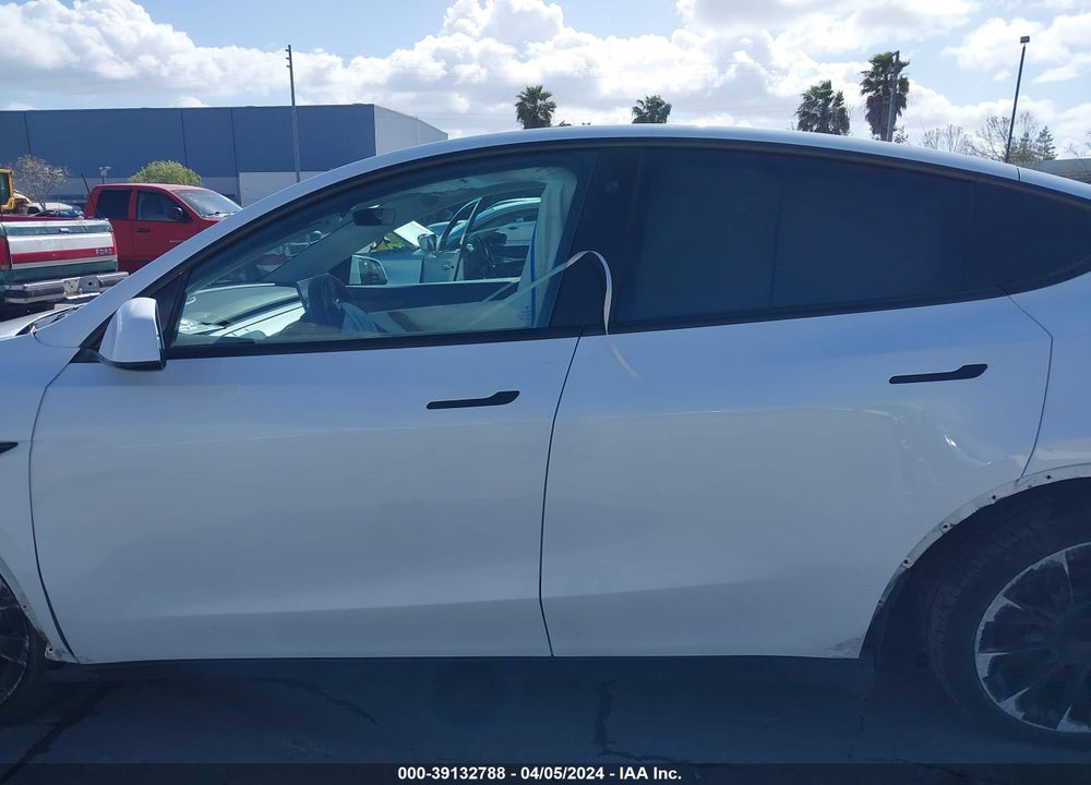 2021 TESLA MODEL Y LONG RANGE DUAL MOTOR ALL-WHEEL DRIVE VIN: 5YJYGDEE1MF095766