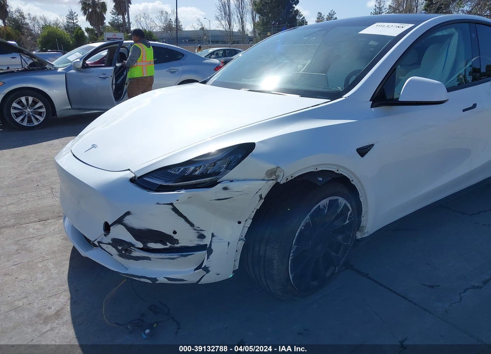 2021 TESLA MODEL Y LONG RANGE DUAL MOTOR ALL-WHEEL DRIVE VIN: 5YJYGDEE1MF095766