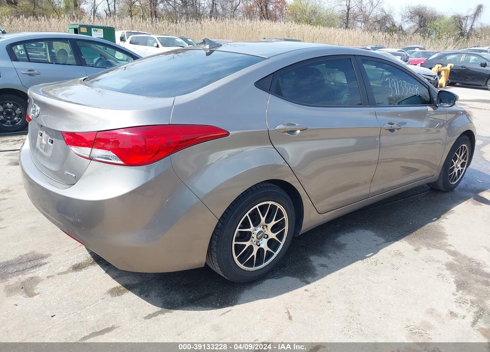 2011 HYUNDAI ELANTRA LIMITED VIN: 5NPDH4AE8BH039291