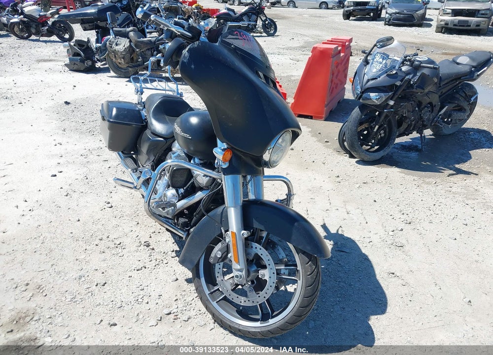 2017 HARLEY-DAVIDSON FLHXS STREET GLIDE SPECIAL VIN: 1HD1KRC19HB662097