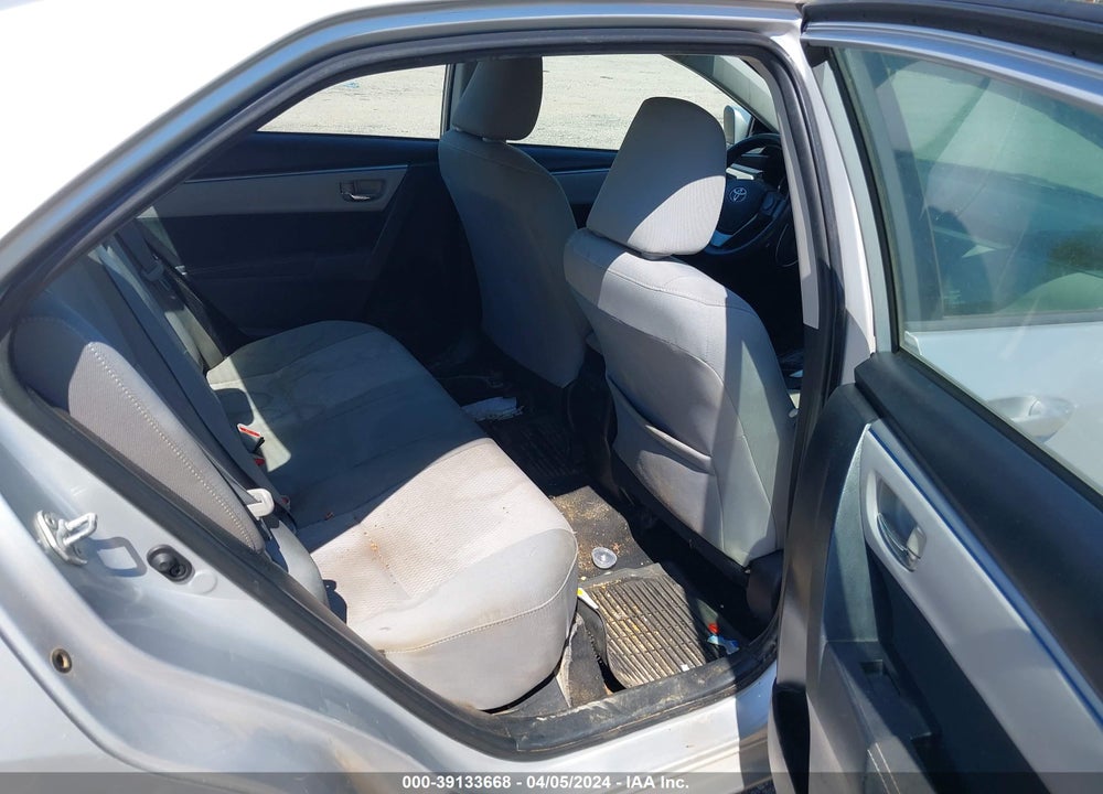 2015 TOYOTA COROLLA LE VIN: 5YFBURHE8FP299690