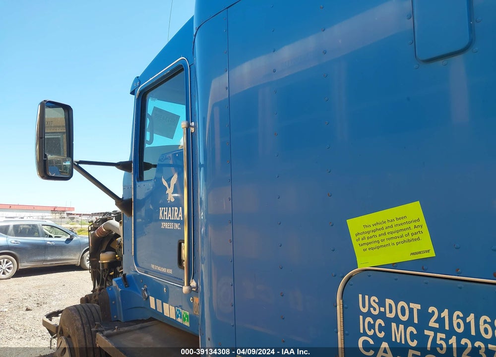 2007 KENWORTH CONSTRUCTION T600 VIN: 1XKADB9X57R175018