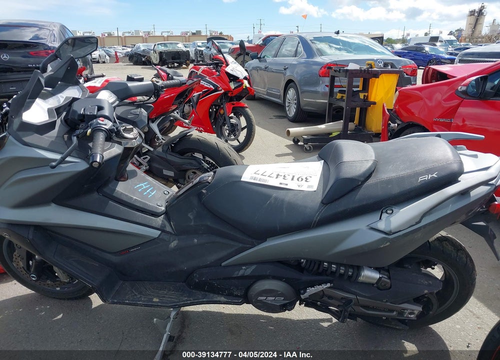 2021 KYMCO USA INC AK 550 VIN: RFBSAT54XMB440243