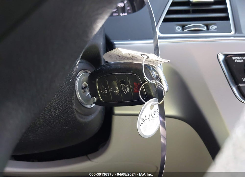 2017 HYUNDAI SONATA SE VIN: 5NPE24AFXHH579460