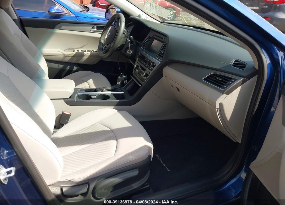 2017 HYUNDAI SONATA SE VIN: 5NPE24AFXHH579460