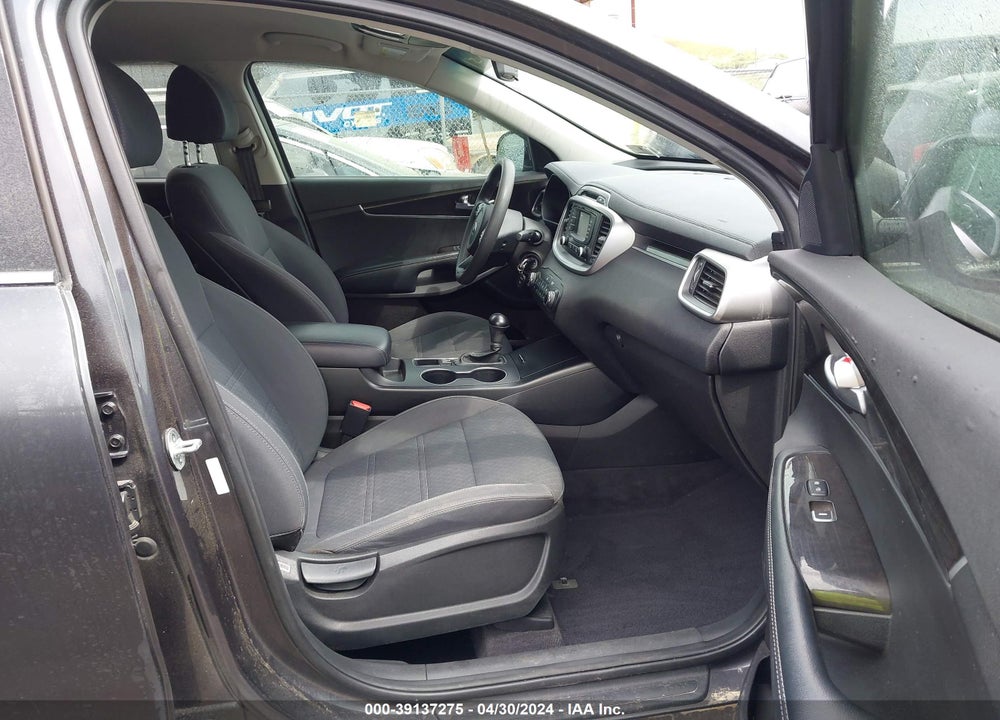 2018 KIA SORENTO 3.3L LX VIN: 5XYPGDA5XJG373263