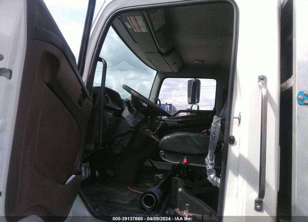 2024 HINO 258/268 VIN: 5PVNJ7ARXR5T50275