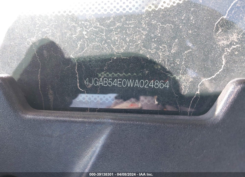 1998 MERCEDES-BENZ ML 320 VIN: 4JGAB54E0WA024864