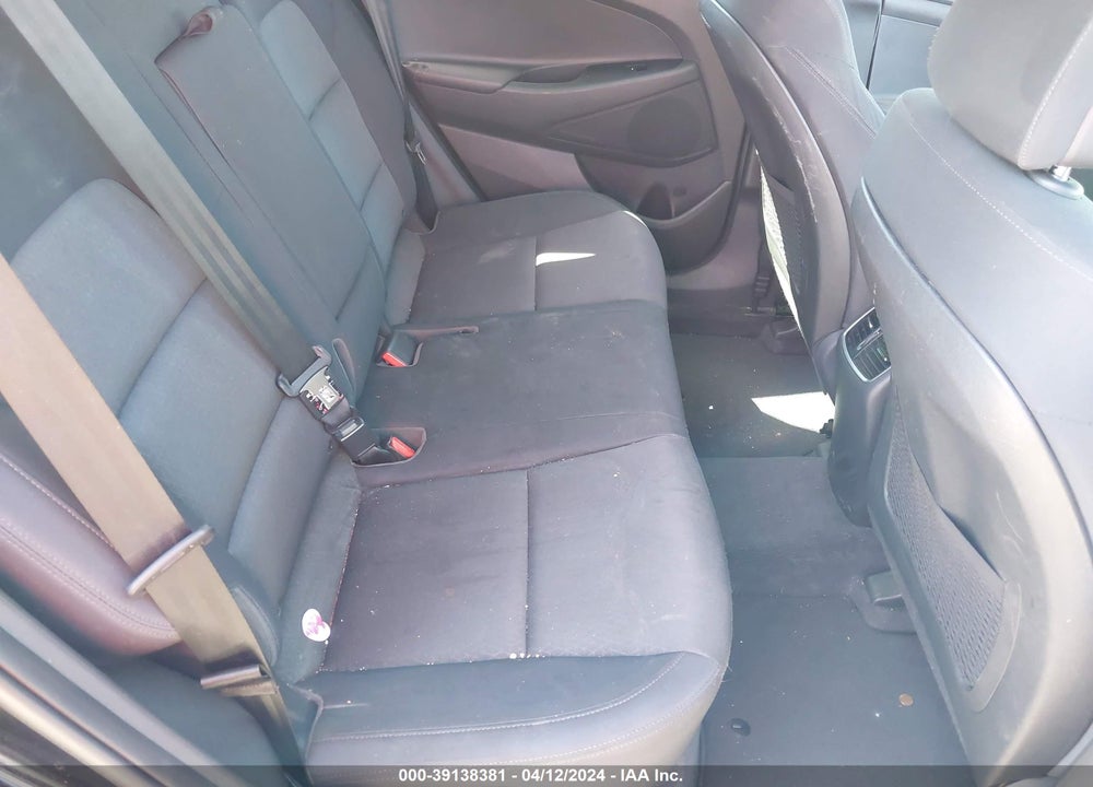 2018 HYUNDAI TUCSON VALUE VIN: KM8J33A28JU639973