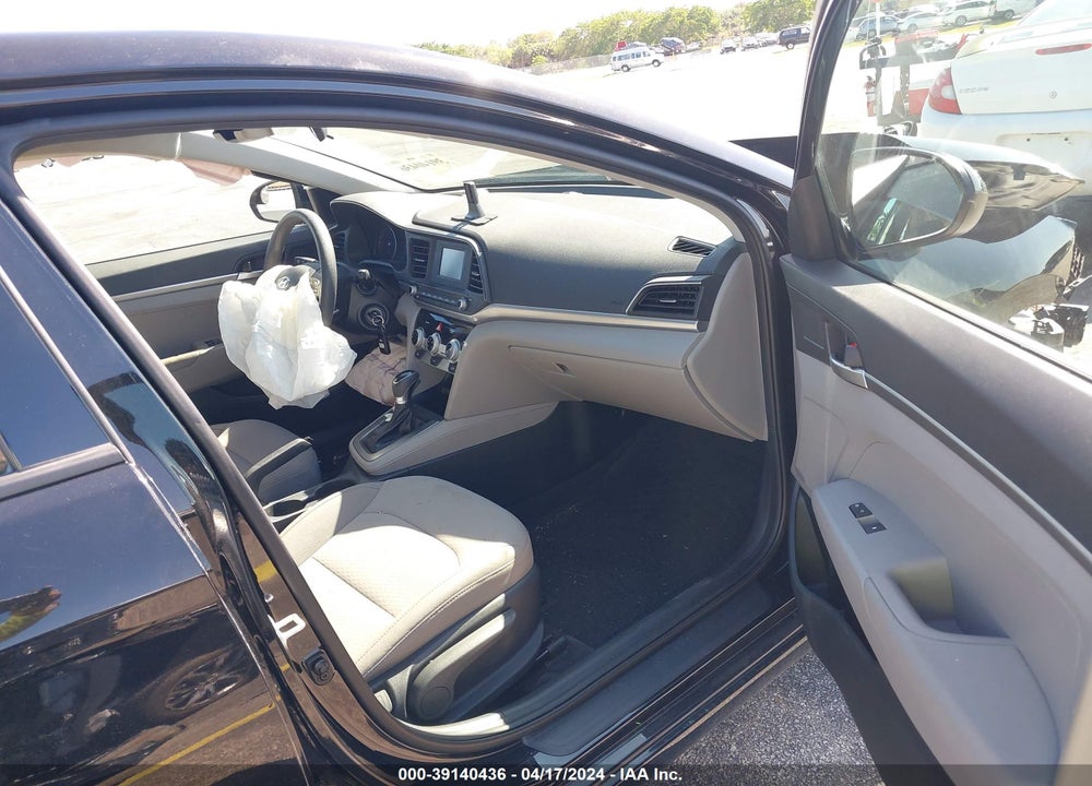2019 HYUNDAI ELANTRA SE VIN: 5NPD74LF9KH486706